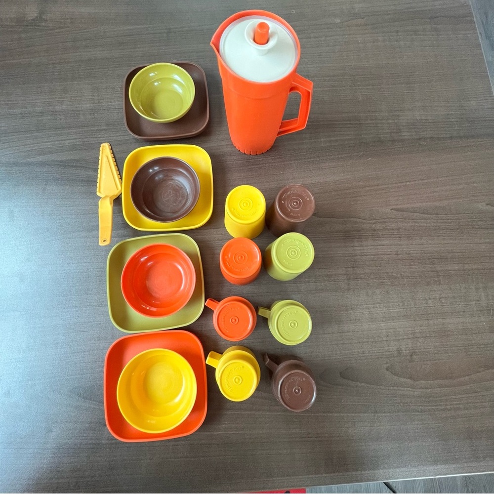 Tupperware kids tea party set vintage